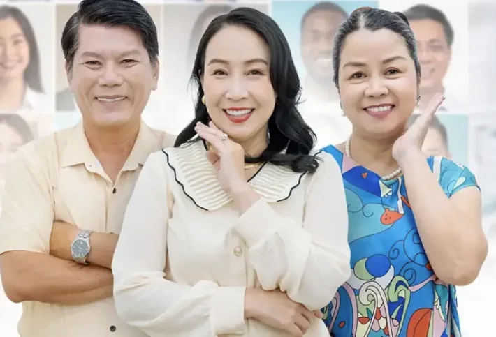 Khách hàng Nha Khoa Đông Nam tự tin với nụ cười mới