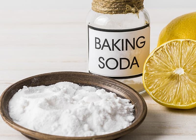 sử dụng bakingsoda để làm sạch răng tại nhà